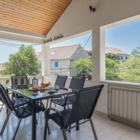 Center Apartment Golden Ray Bol Dış mekan fotoğraf