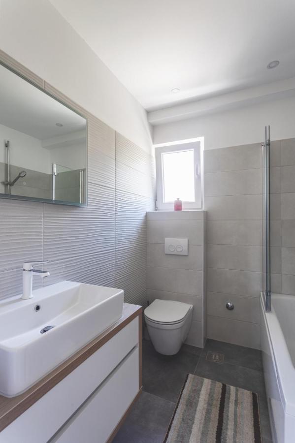 Center Apartment Golden Ray Bol Dış mekan fotoğraf